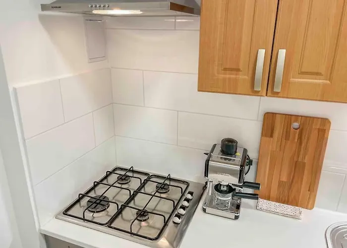 I77 Spacious Modern 3Bedroom
